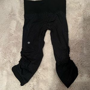 Lulu lemon size 4 work out pants, capris length